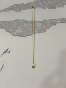 Mother of Pearl Pendant Necklace