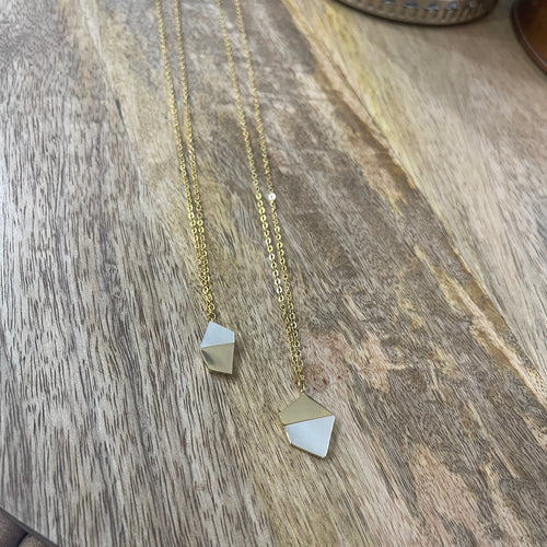 Mother of Pearl Pendant Necklace