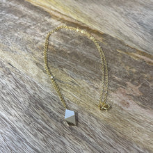Load image into Gallery viewer, Mother of Pearl Pendant Necklace