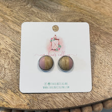 Load image into Gallery viewer, Wood Resin Studs